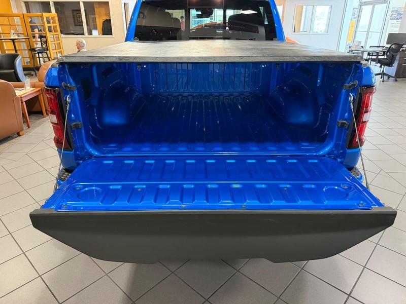 Ram 1500 Vehicle Full-screen Gallery Image 6