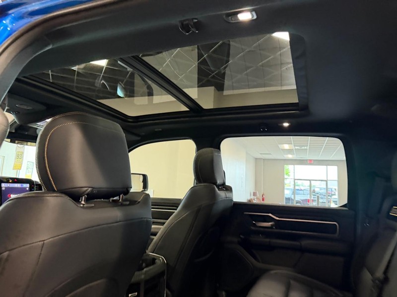 Ram 1500 Vehicle Full-screen Gallery Image 10