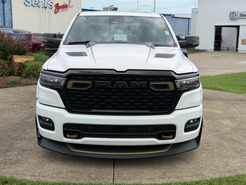Ram 1500 Vehicle Full-screen Gallery Image 2