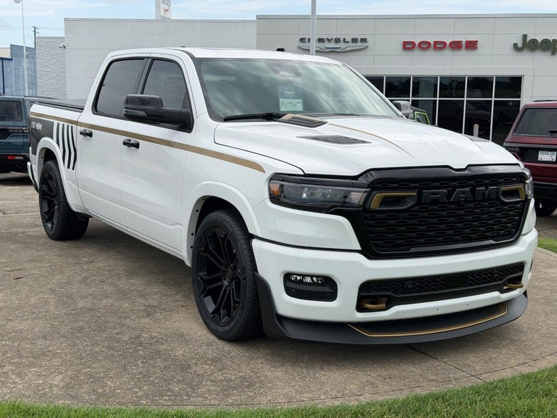 Ram 1500 Vehicle Full-screen Gallery Image 3