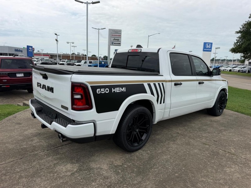 Ram 1500 Vehicle Full-screen Gallery Image 5