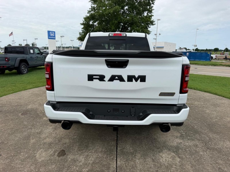 Ram 1500 Vehicle Full-screen Gallery Image 6