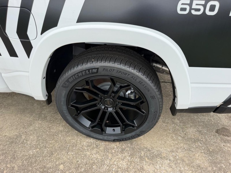 Ram 1500 Vehicle Full-screen Gallery Image 7