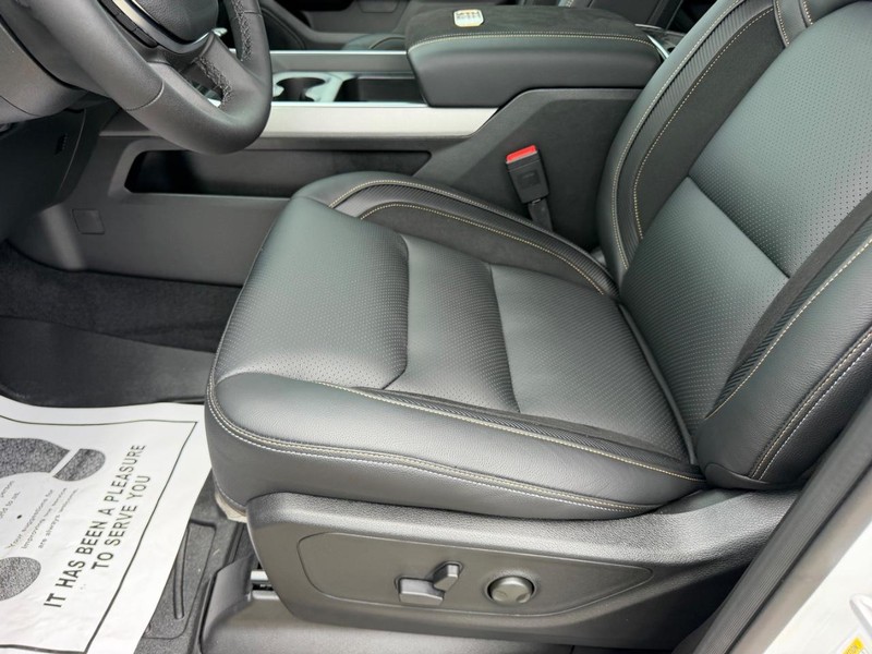 Ram 1500 Vehicle Full-screen Gallery Image 17