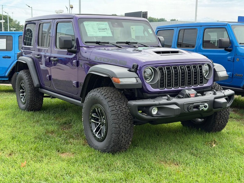 Jeep Wrangler Vehicle Full-screen Gallery Image 3