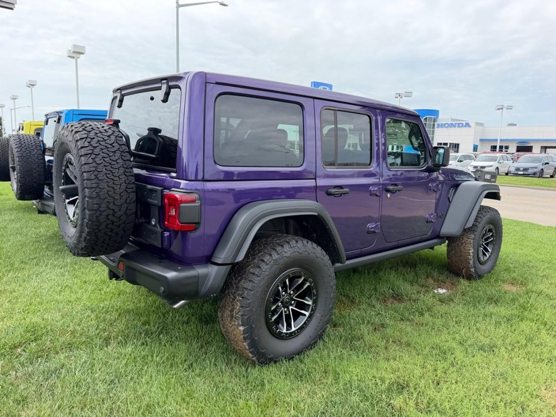 Jeep Wrangler Vehicle Full-screen Gallery Image 5