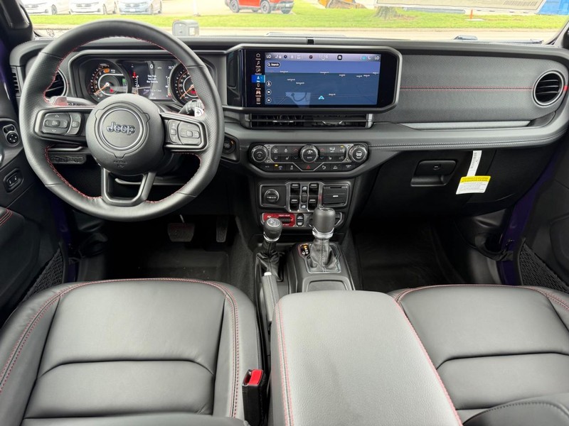 Jeep Wrangler Vehicle Full-screen Gallery Image 10