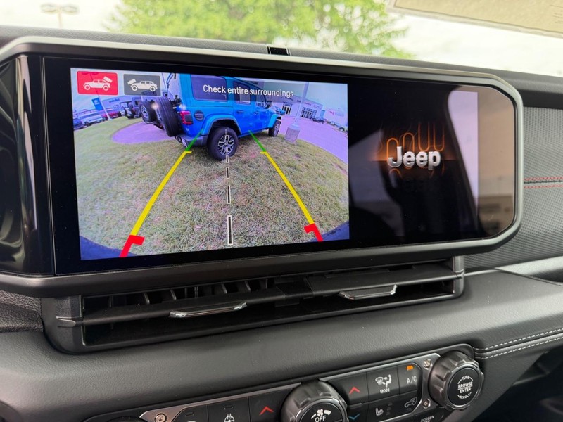 Jeep Wrangler Vehicle Full-screen Gallery Image 21