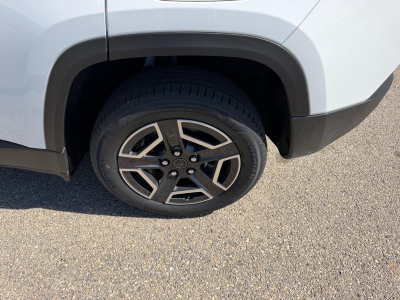 Jeep Cherokee Vehicle Full-screen Gallery Image 8
