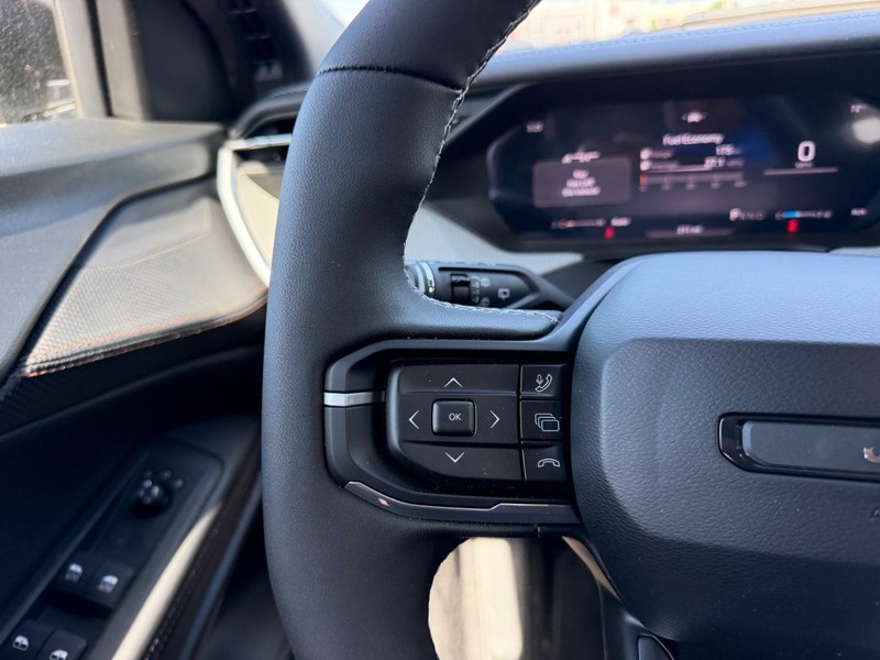 Jeep Cherokee Vehicle Full-screen Gallery Image 12