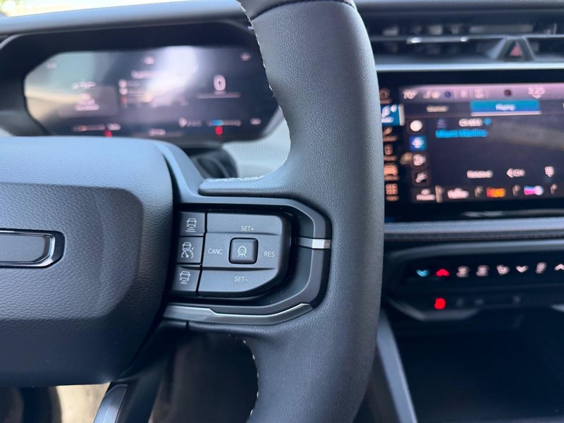 Jeep Cherokee Vehicle Full-screen Gallery Image 13