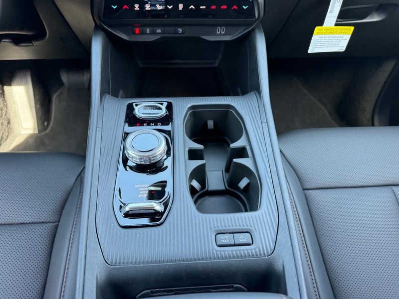 Jeep Cherokee Vehicle Full-screen Gallery Image 16