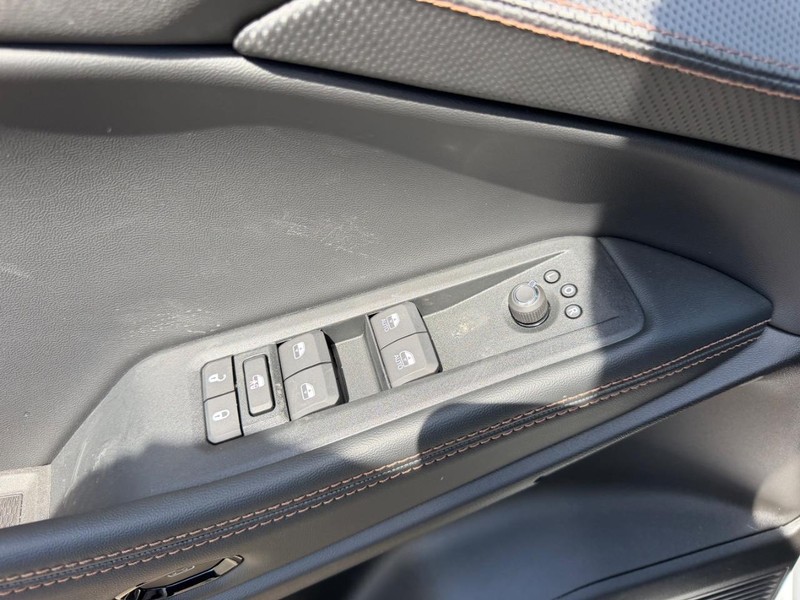 Jeep Cherokee Vehicle Full-screen Gallery Image 18