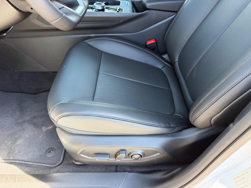 Jeep Cherokee Vehicle Full-screen Gallery Image 19