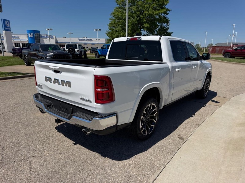 Ram 1500 Vehicle Full-screen Gallery Image 4