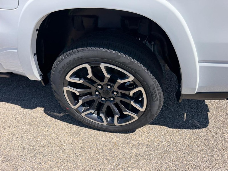 Ram 1500 Vehicle Full-screen Gallery Image 7