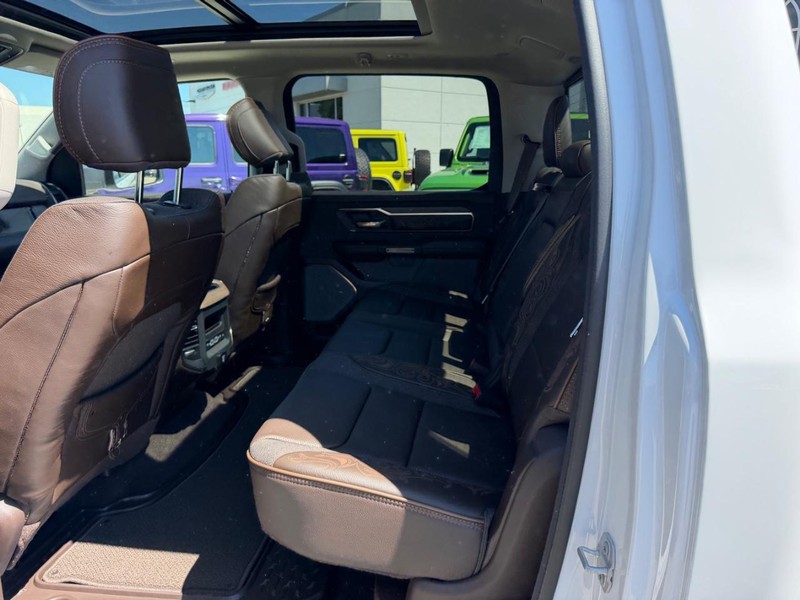 Ram 1500 Vehicle Full-screen Gallery Image 8