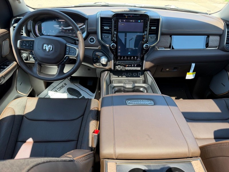 Ram 1500 Vehicle Full-screen Gallery Image 10