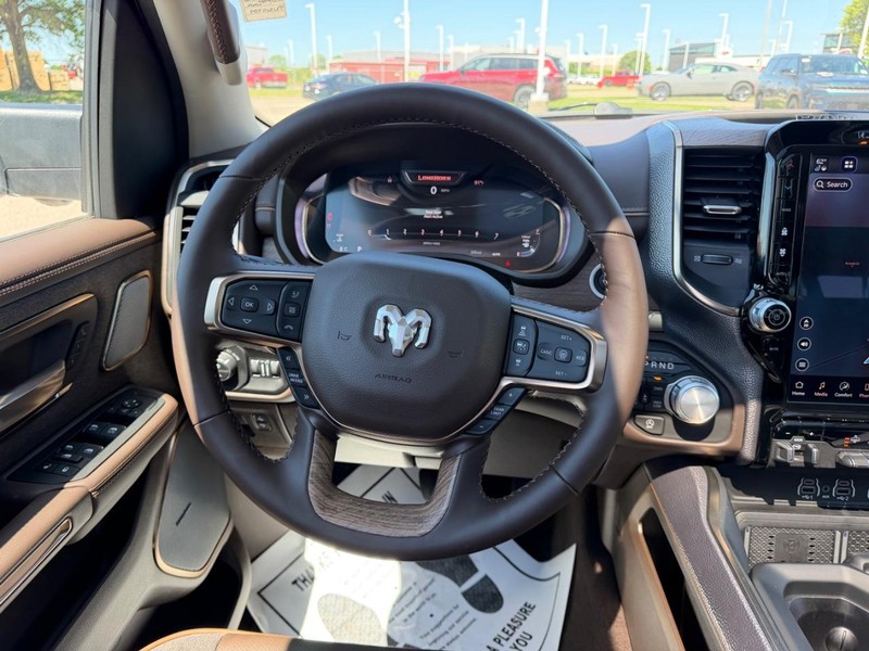 Ram 1500 Vehicle Full-screen Gallery Image 11