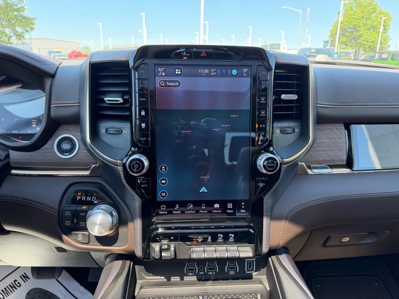 Ram 1500 Vehicle Full-screen Gallery Image 14