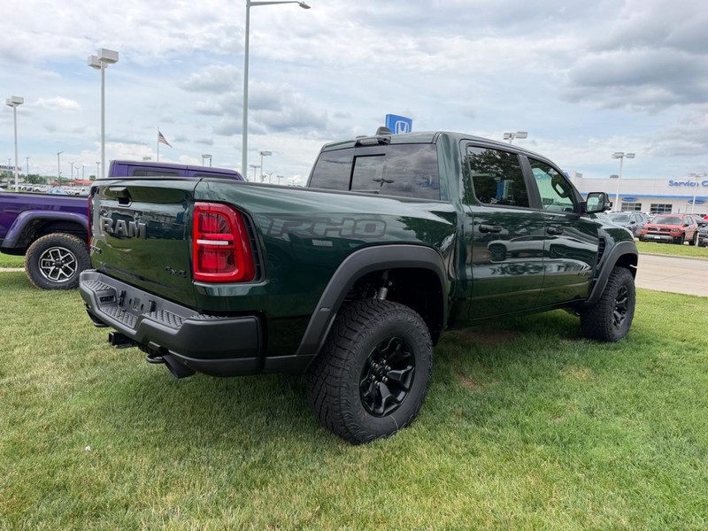 Ram 1500 Vehicle Full-screen Gallery Image 4