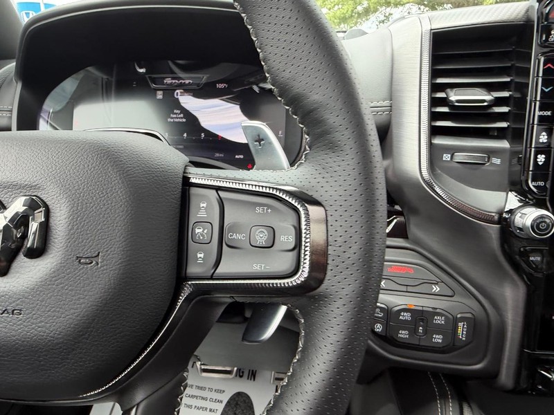 Ram 1500 Vehicle Full-screen Gallery Image 13