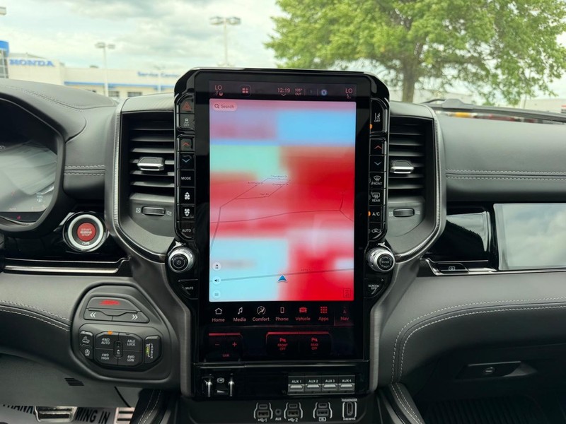 Ram 1500 Vehicle Full-screen Gallery Image 14