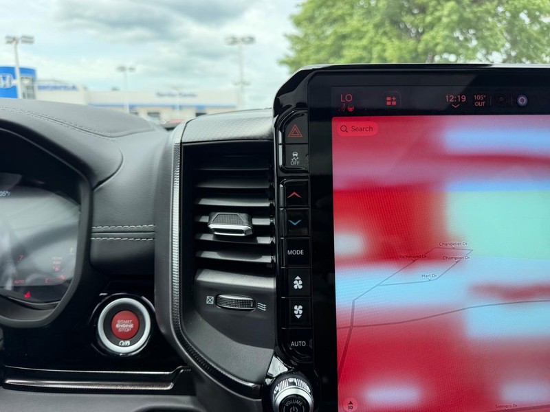Ram 1500 Vehicle Full-screen Gallery Image 15