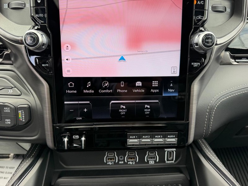 Ram 1500 Vehicle Full-screen Gallery Image 16