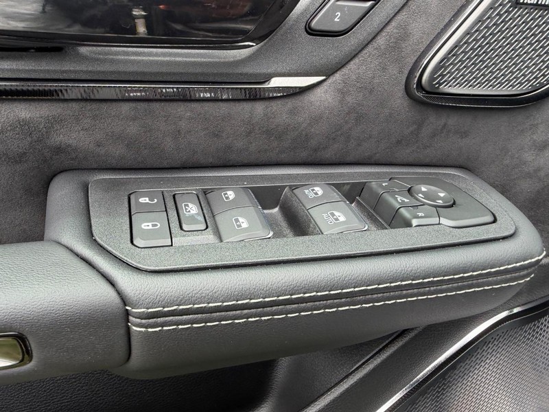 Ram 1500 Vehicle Full-screen Gallery Image 19