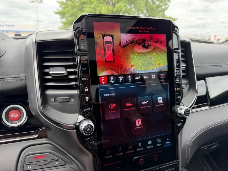 Ram 1500 Vehicle Full-screen Gallery Image 23