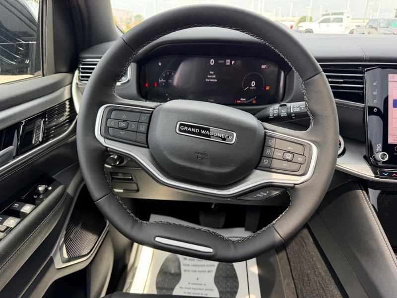 Jeep Grand Wagoneer Vehicle Full-screen Gallery Image 15