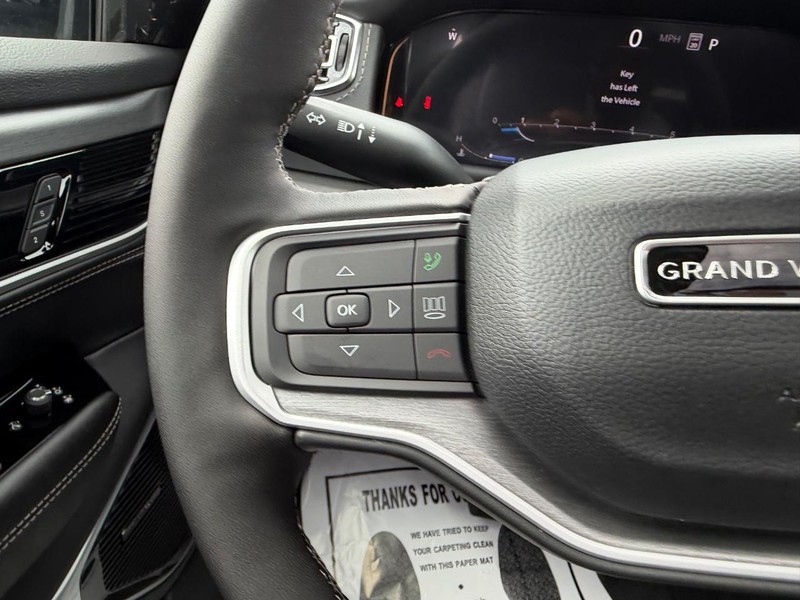 Jeep Grand Wagoneer Vehicle Full-screen Gallery Image 16