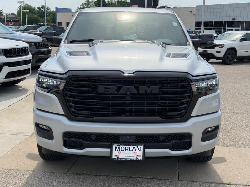 Ram 1500 Vehicle Full-screen Gallery Image 2