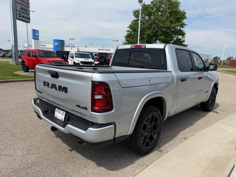 Ram 1500 Vehicle Full-screen Gallery Image 4