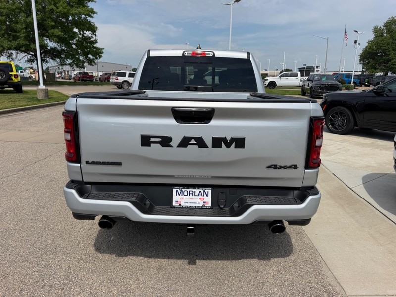 Ram 1500 Vehicle Full-screen Gallery Image 5