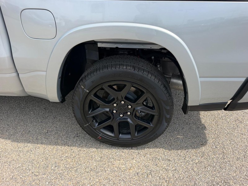 Ram 1500 Vehicle Full-screen Gallery Image 7