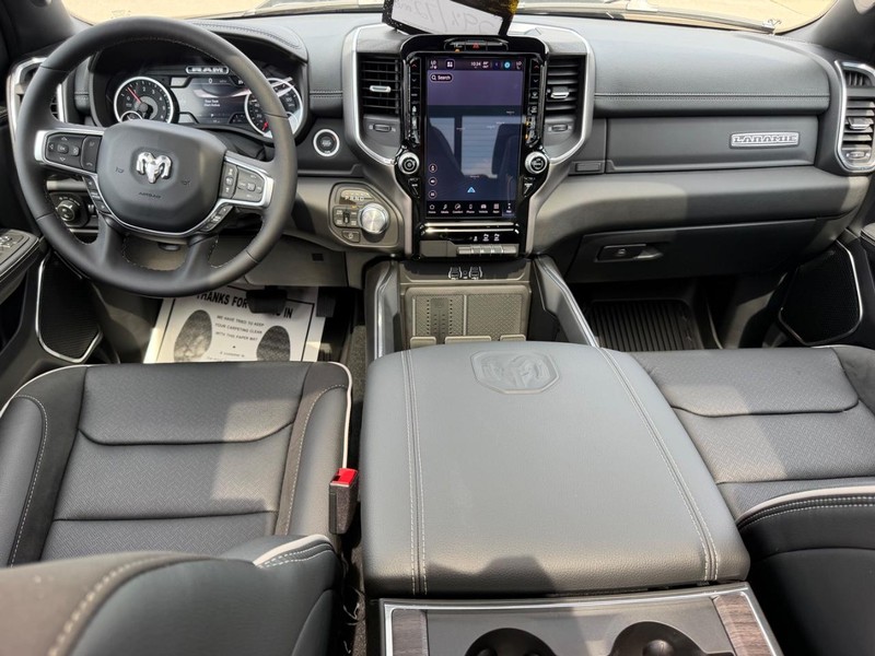 Ram 1500 Vehicle Full-screen Gallery Image 10