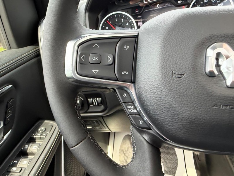 Ram 1500 Vehicle Full-screen Gallery Image 12