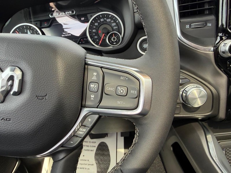 Ram 1500 Vehicle Full-screen Gallery Image 13