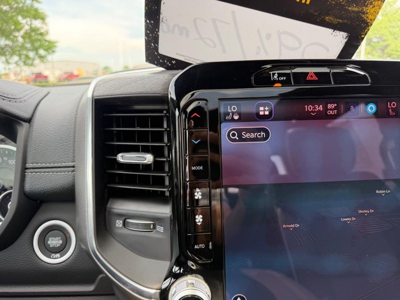 Ram 1500 Vehicle Full-screen Gallery Image 15
