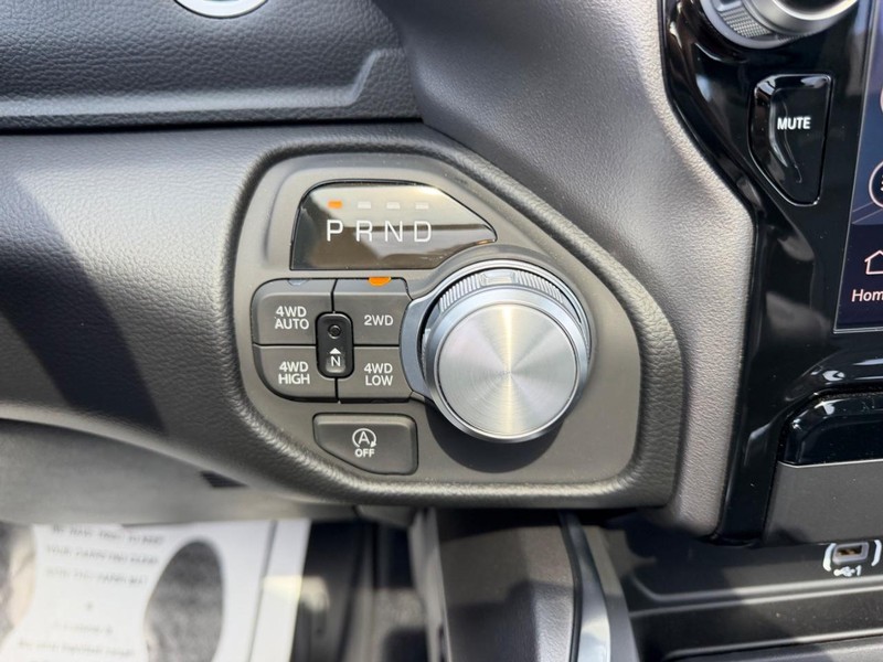 Ram 1500 Vehicle Full-screen Gallery Image 17