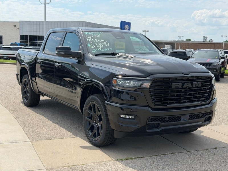 Ram 1500 Vehicle Full-screen Gallery Image 3