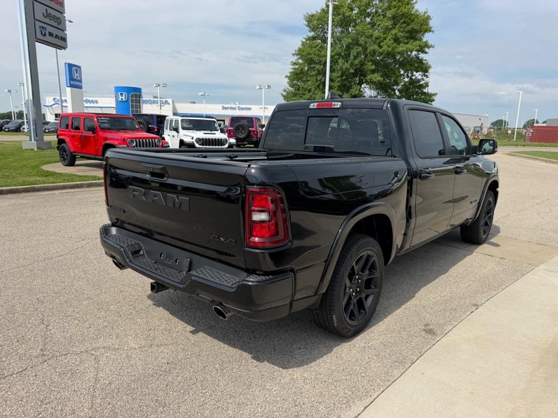 Ram 1500 Vehicle Full-screen Gallery Image 4