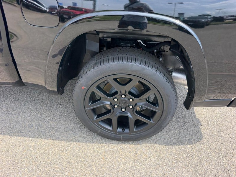 Ram 1500 Vehicle Full-screen Gallery Image 7
