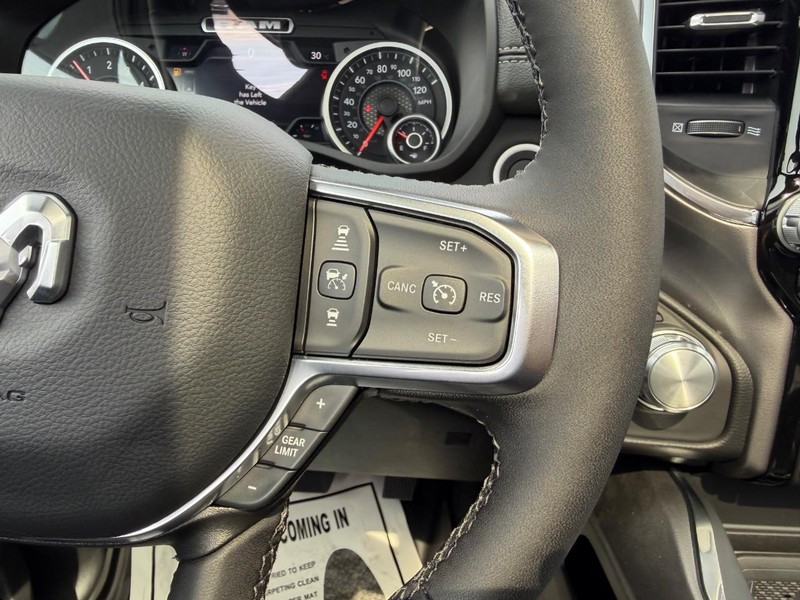 Ram 1500 Vehicle Full-screen Gallery Image 13