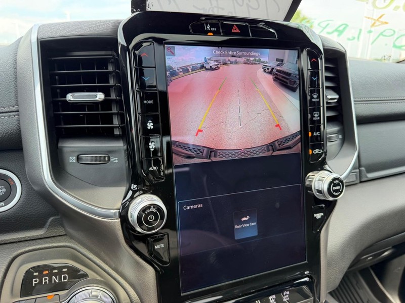 Ram 1500 Vehicle Full-screen Gallery Image 23