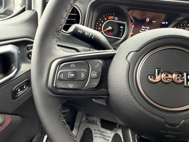 Jeep Wrangler Vehicle Full-screen Gallery Image 10