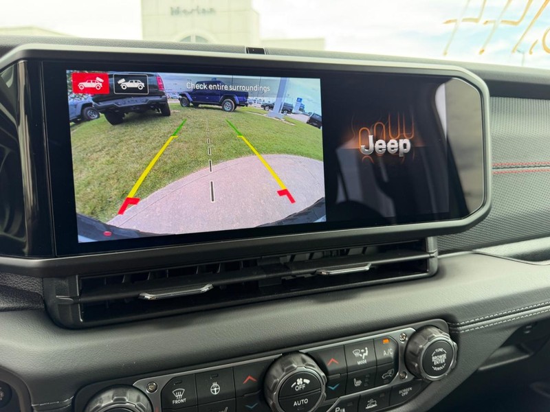 Jeep Wrangler Vehicle Full-screen Gallery Image 19