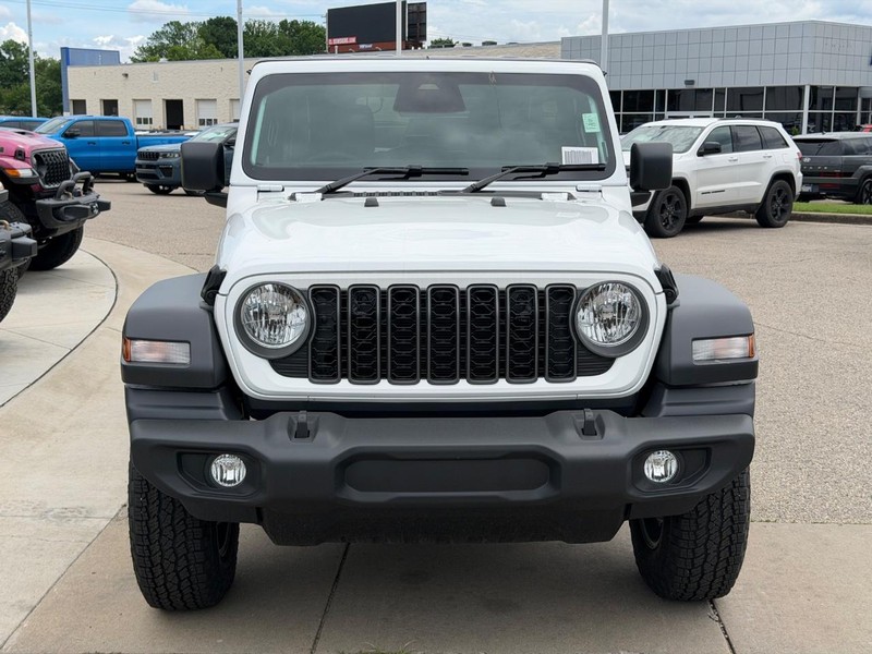 Jeep Wrangler Vehicle Full-screen Gallery Image 2